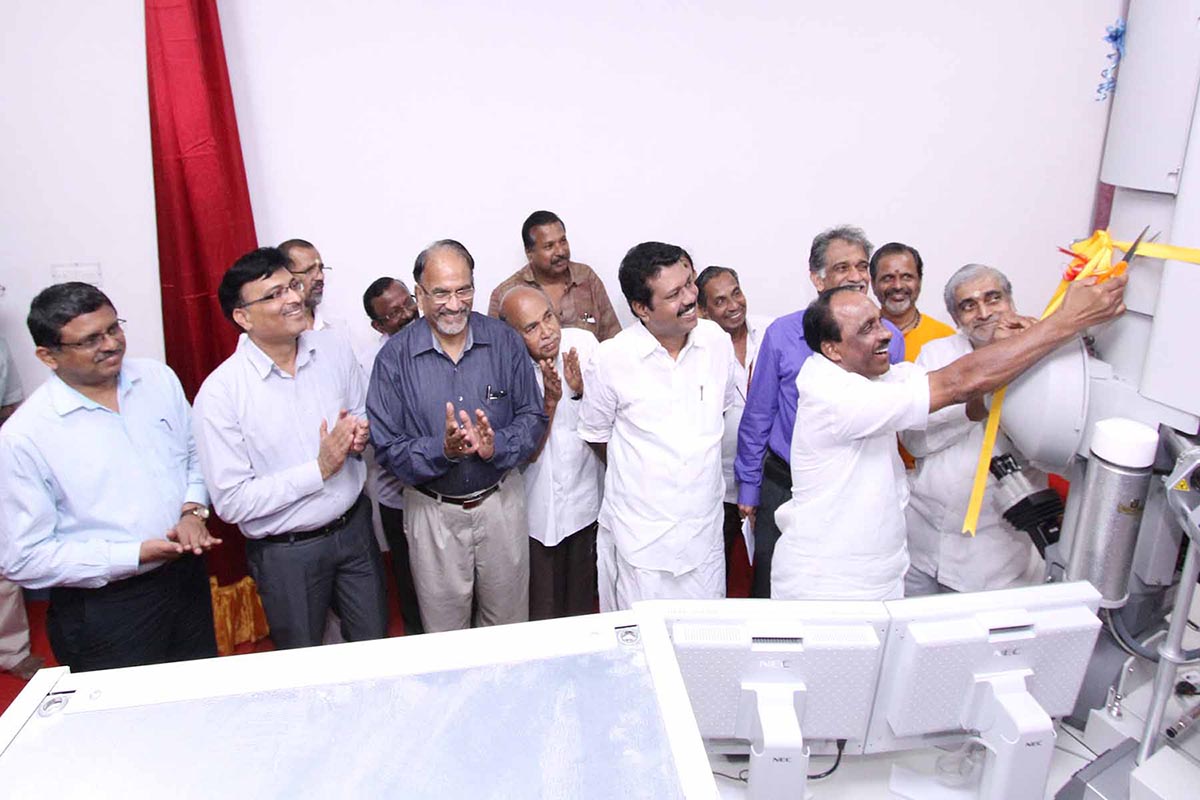 Minister inaugurating HRTEM facility