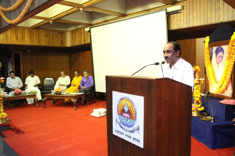 Hon'ble Minister Sri