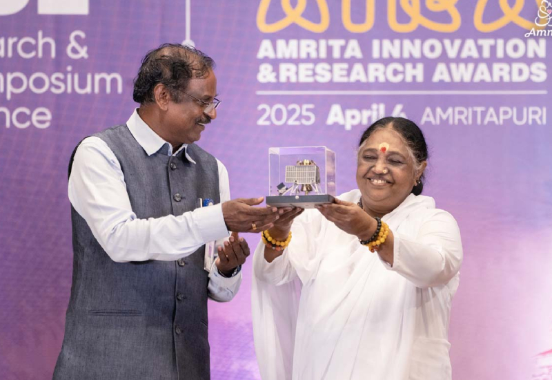 Chairman of India’s Space Research Organisation Expresses an Emotional Tribute to Amma and Amrita University
