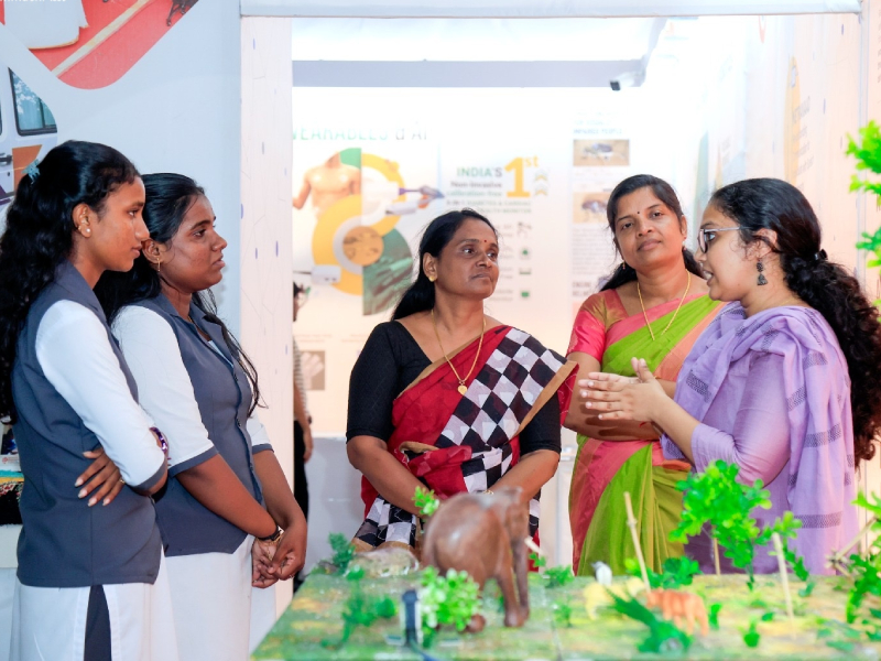 AMMACHI Labs Hosts RVSM HSS Students at Women Empowerment Exhibition Stall