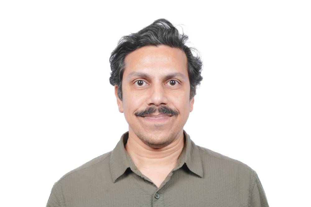 Dr. Vineet Nair