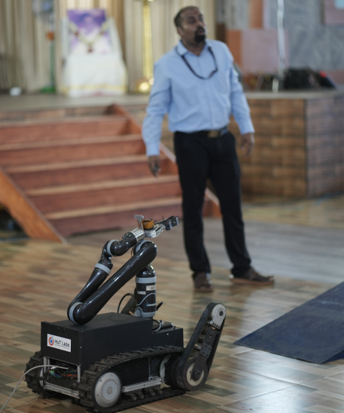 inspiring-young-mind-robotics-ai-imag1